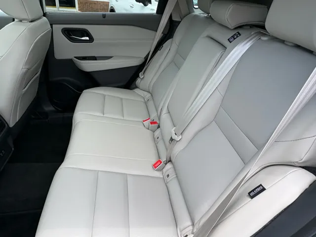 2023 Nissan Rogue SV - Photo 14
