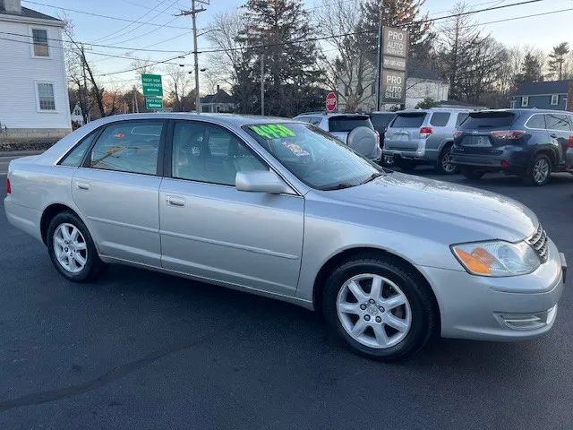 2004 Toyota Avalon XL's photo