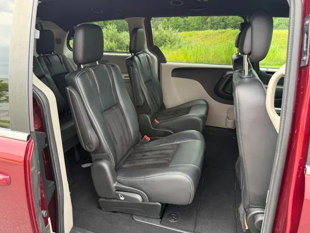 2017 Dodge Grand Caravan SXT - Photo 19