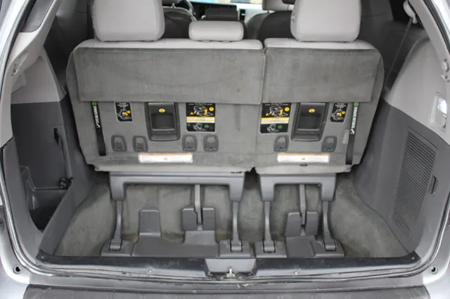2015 Toyota Sienna XLE - Photo 24