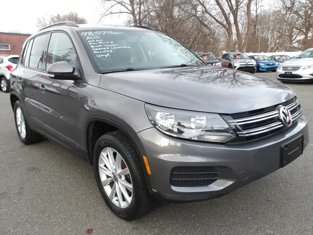 2015 Volkswagen Tiguan SE photo 3