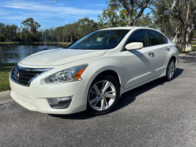 2014 Nissan Altima SV's photo