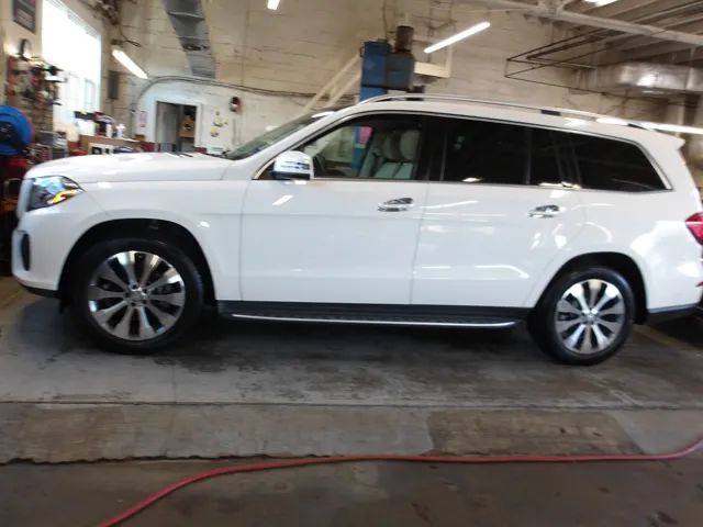 2017 Mercedes-Benz GLS GLS450's photo