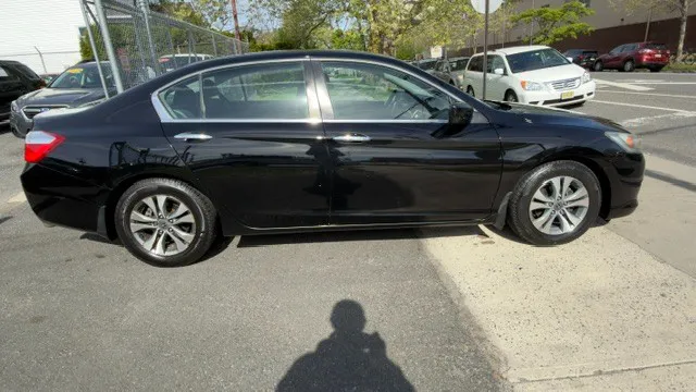 2013 Honda Accord LX Auto's photo