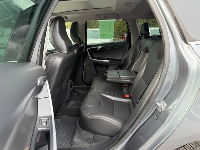 2017 Volvo XC60 T5 Dynamic - Photo 13