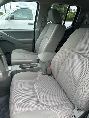 2021 Nissan Frontier SV - Photo 8
