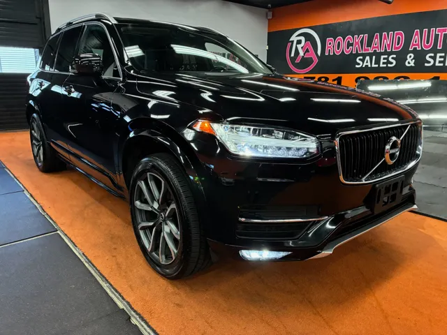 2019 Volvo XC90 Momentum AWD photo