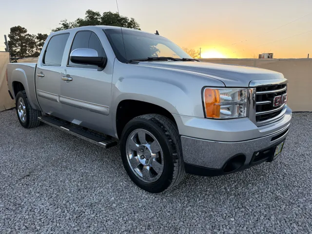 2010 GMC Sierra 2WD Crew Cab SLE SWB's photo