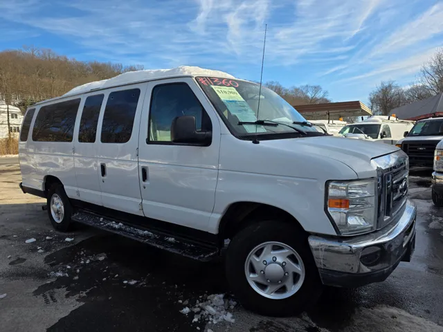 2012 Ford E-Series Econoline Wagon XLT