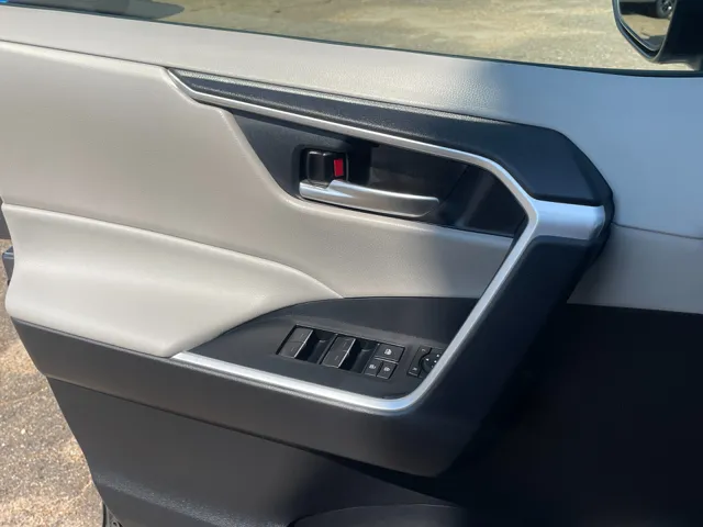 2022 Toyota RAV4 Hybrid photo 15