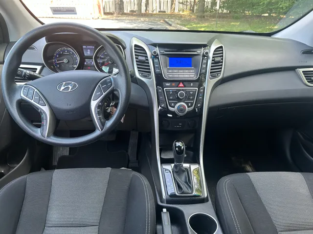 2016 Hyundai Elantra GT Base - Photo 16