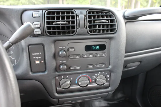 2002 GMC Sonoma SL - Photo 25