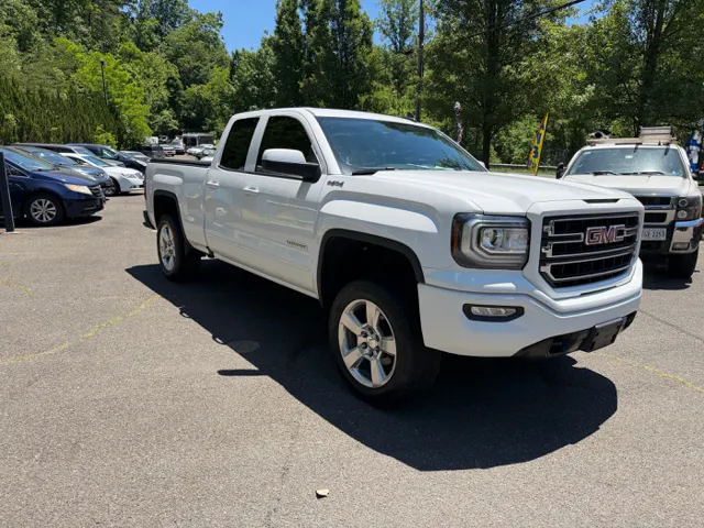 2018 GMC Sierra 4WD Double Cab Standard Box's photo