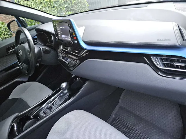 2019 Toyota C-HR XLE Limited photo 26