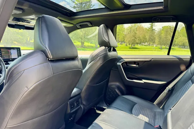 2021 Toyota RAV4 XSE - Photo 24