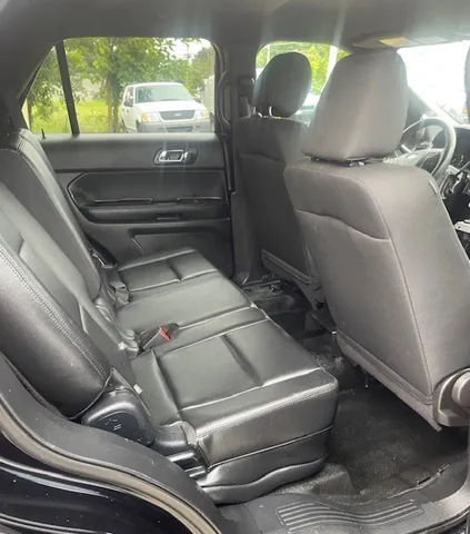 2017 Ford Explorer photo 5