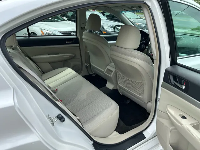 2012 Subaru Legacy I Premium - Photo 17