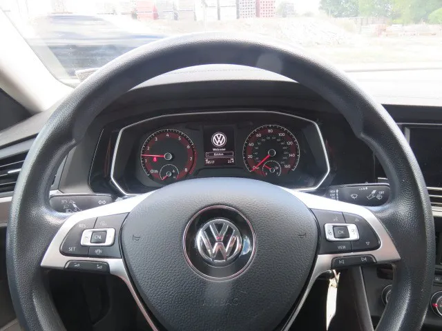 2020 Volkswagen Jetta SE R-Line photo 7