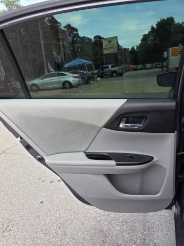 2017 Honda Accord LX - Photo 15