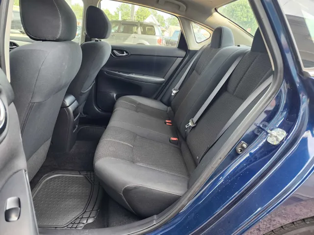 2017 Nissan Sentra S photo 11