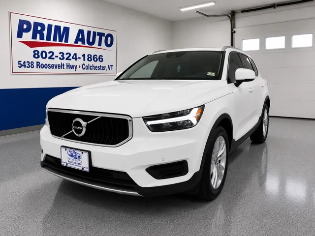 2019 Volvo XC40 T5 Momentum AWD's photo