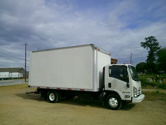2017 Isuzu NPR HD - Photo 27