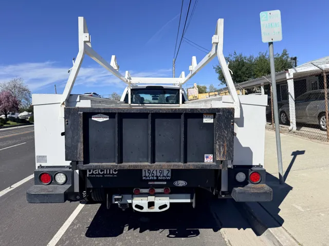 2017 Ford F-550 - Photo 6