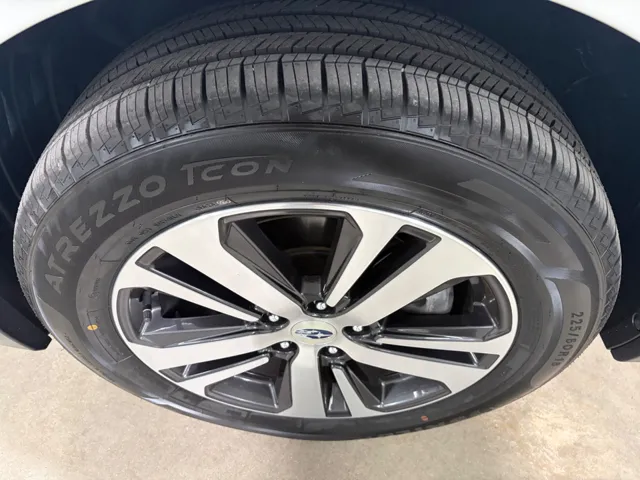 2019 Subaru Outback Limited - Photo 14
