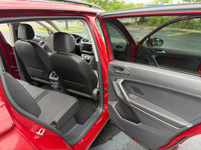 2018 Volkswagen Tiguan SE - Photo 25