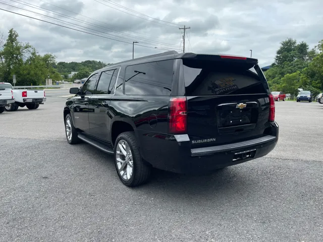 2019 Chevrolet Suburban LT photo 5