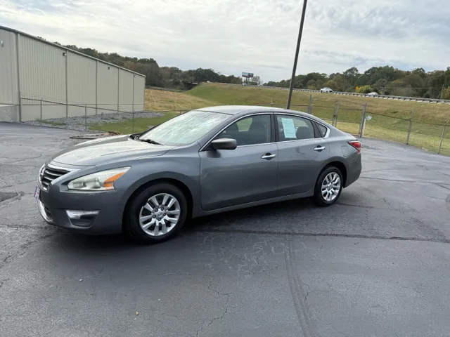 2015 Nissan Altima S's photo