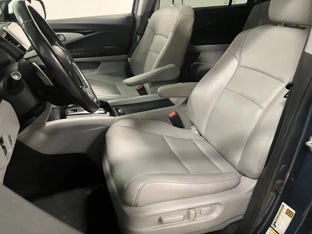 2016 Honda Pilot Touring photo 16