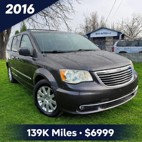 2016 Chrysler Town & Country Touring