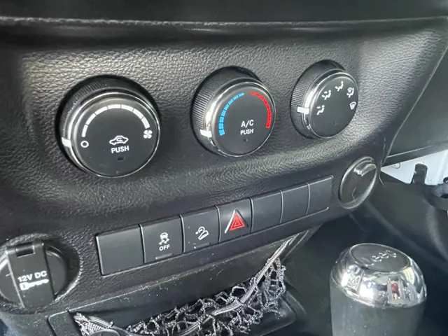 2013 Jeep Wrangler Sport photo 16