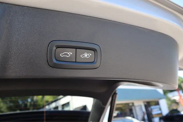 2023 Volvo XC40 Ultimate photo 26
