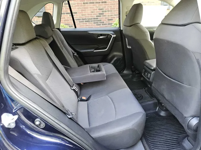 2022 Toyota RAV4 XLE photo 26