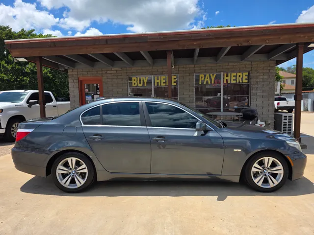 2010 BMW 5 Series 528i Sedan's photo