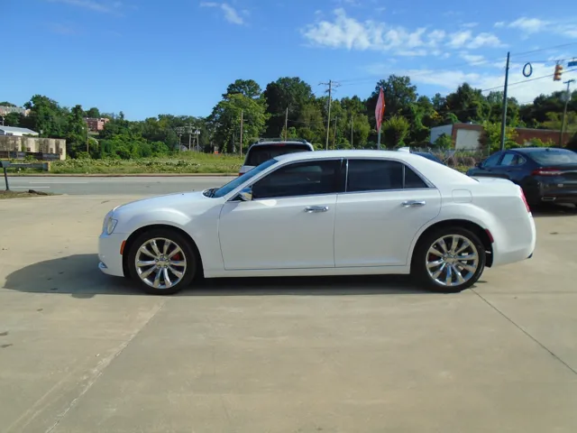 2018 Chrysler 300