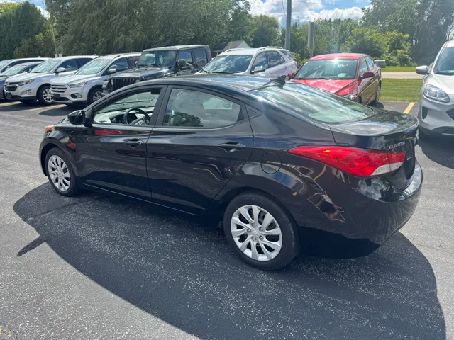 2011 Hyundai Elantra GLS photo 2