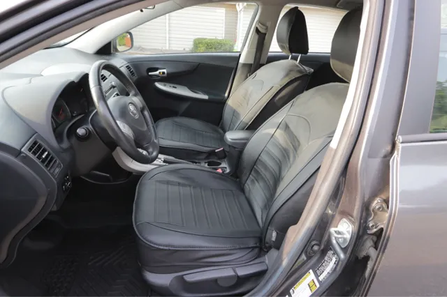 2010 Toyota Corolla LE - Photo 12