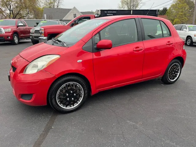 2010 Toyota Yaris 5-Door Liftback AT's photo