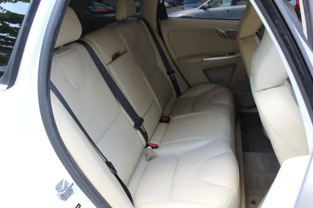 2015 Volvo XC60 T6 Premier Plus - Photo 28