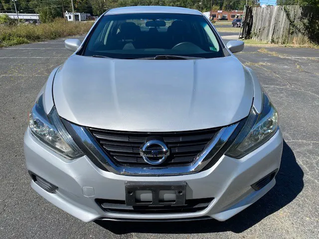 2017 Nissan Altima S photo 3