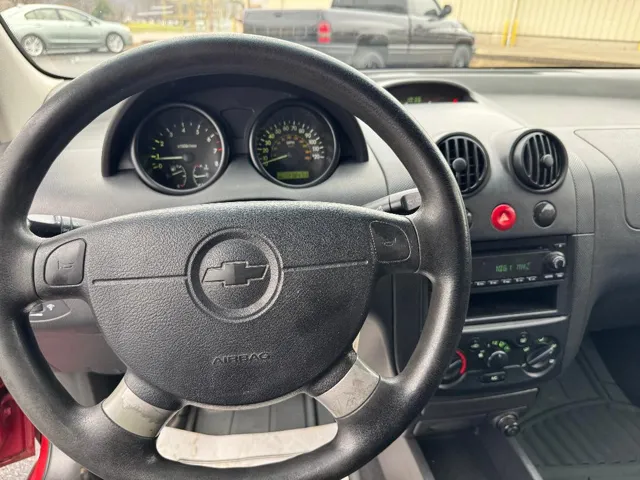 2006 Chevrolet Aveo LS - Photo 12