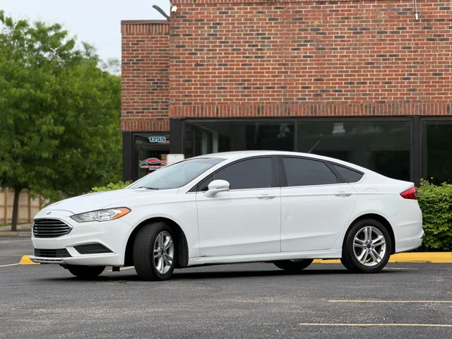 2018 Ford Fusion SE - Photo 12