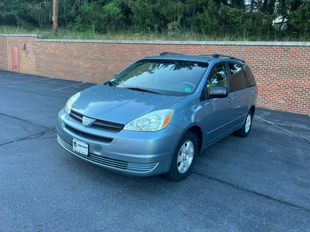 2004 Toyota Sienna LE