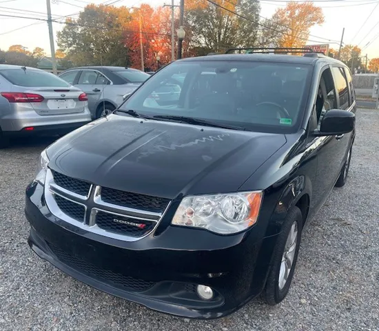 2020 Dodge Grand Caravan SXT photo 2