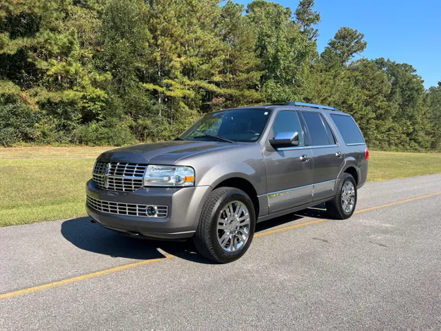 2010 Lincoln Navigator Base's photo