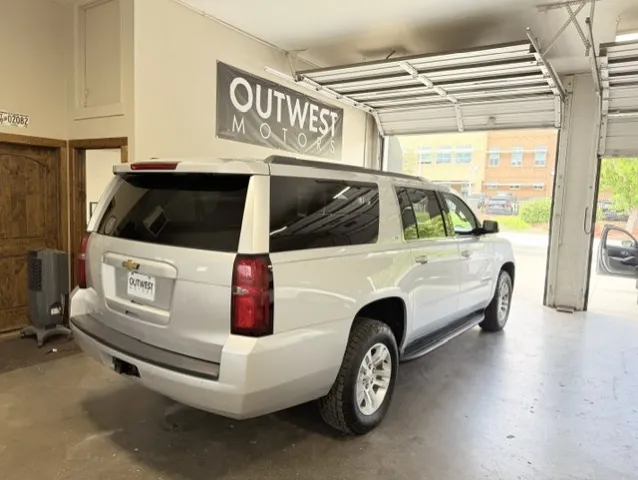 2019 Chevrolet Suburban LT - Photo 9