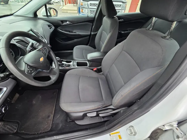 2019 Chevrolet Cruze LS - Photo 6